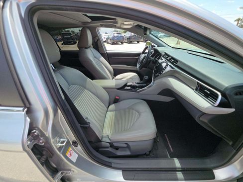 Used 2018 Toyota Camry SE w/ Audio Package FWD image 5