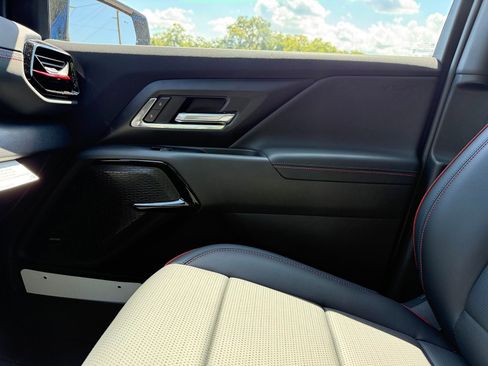 New 2025 Chevrolet Silverado EV RST image 41