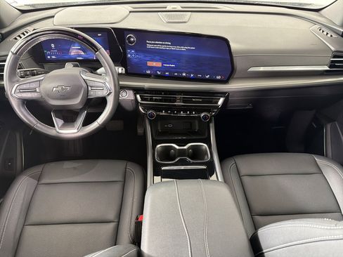 Used 2024 Chevrolet Traverse LT w/ Enhanced Driving Package image 16