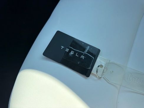 Used 2023 Tesla Model Y Long Range AWD/4WD image 29