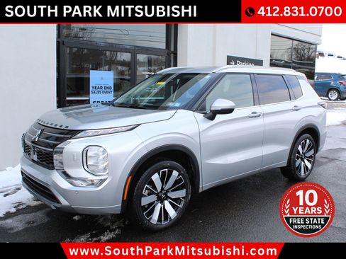 Used 2025 Mitsubishi Outlander SEL image 2