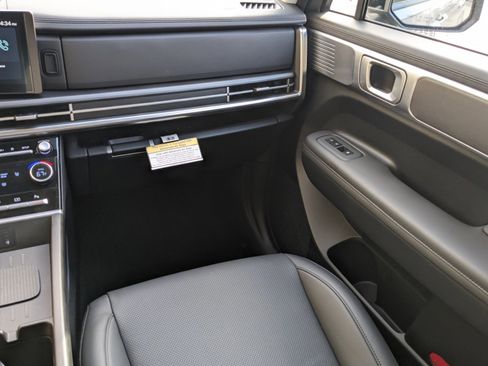 Used 2024 Hyundai Santa Fe XRT image 16