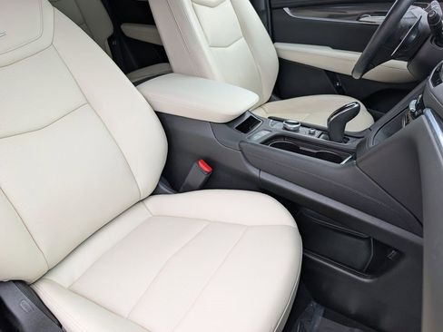 Certified 2025 Cadillac XT5 Sportv w/ Technology Package image 25