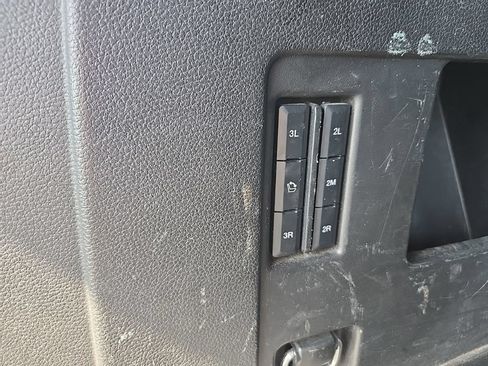 Used 2018 Ford Expedition Max Limited RWD image 24