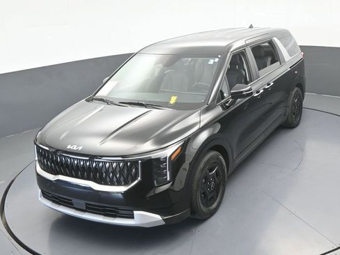 Used 2025 Kia Carnival image 44