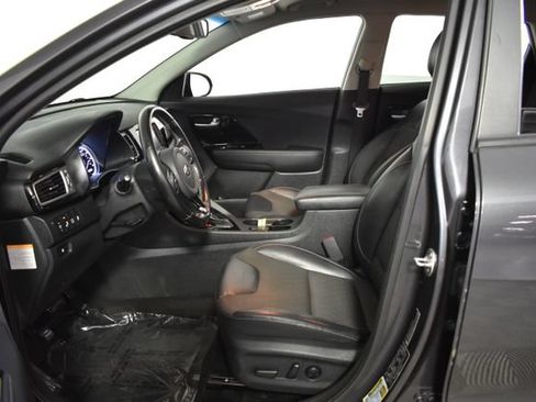 Used 2018 Kia Niro EX w/ EX Touring Graphite Edition FWD image 12