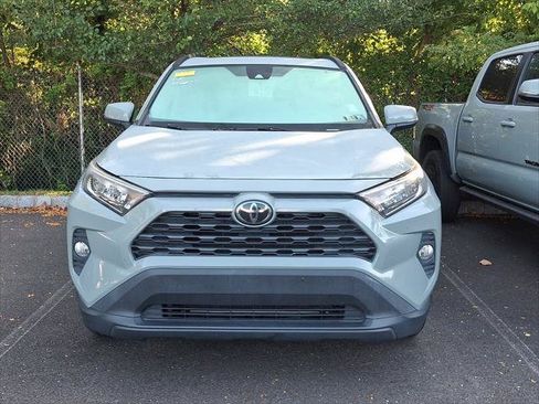Certified 2020 Toyota RAV4 XLE w/ Convenience Package AWD/4WD image 3