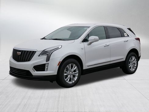 Used 2026 Cadillac XT5 Luxury w/ LPO, Floor Liner Package image 3