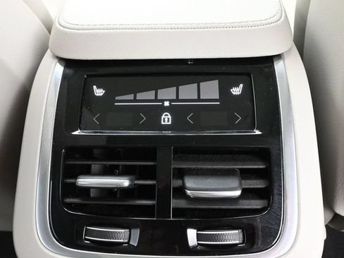 Used 2024 Volvo XC90 B6 Ultimate AWD/4WD image 34