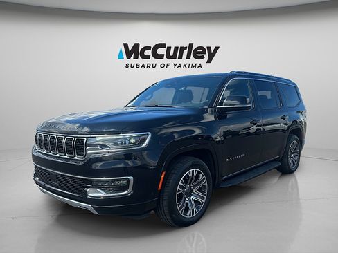 Used 2024 Jeep Wagoneer Series II w/ Flexible Seating Group AWD/4WD image 2