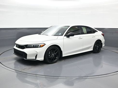 Used 2025 Honda Civic Sport image 4