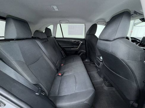 Used 2021 Toyota RAV4 LE FWD image 17