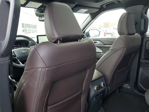 New 2026 Ford Explorer Platinum image 31