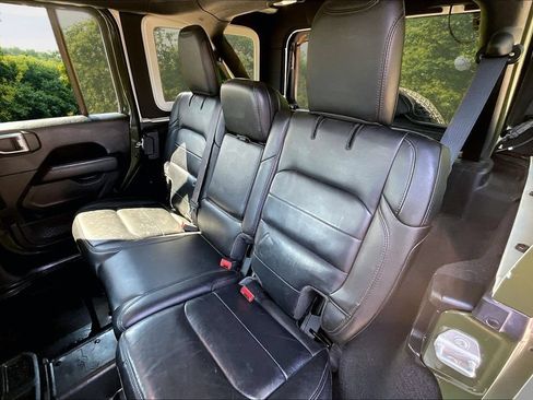 Used 2021 Jeep Wrangler Unlimited Sahara AWD/4WD image 25