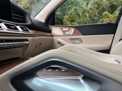 Used 2022 Mercedes-Benz GLS 450 4MATIC image 23