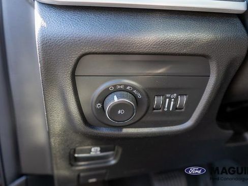 Used 2023 Jeep Grand Cherokee Limited AWD/4WD image 18