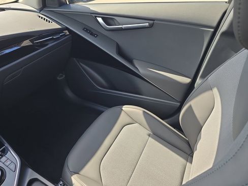 New 2026 Kia Niro Wind image 16