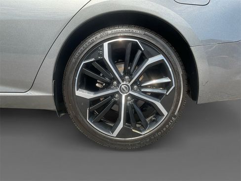 Used 2024 Nissan Altima 2.5 SR image 10