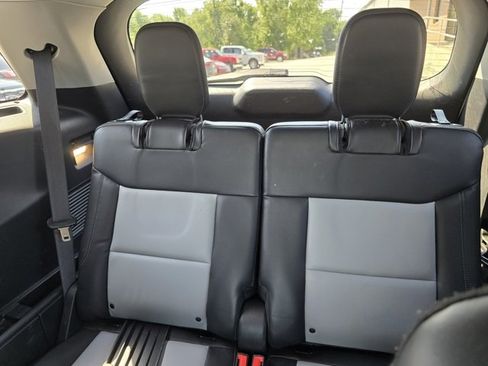 Used 2022 Ford Explorer XLT w/ Equipment Group 202A image 13