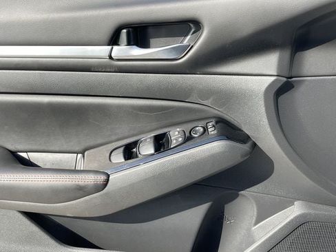 Used 2024 Nissan Altima 2.5 SR FWD image 23