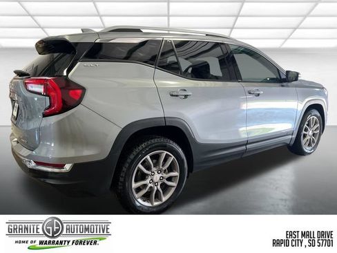 Used 2024 GMC Terrain SLT AWD/4WD image 6