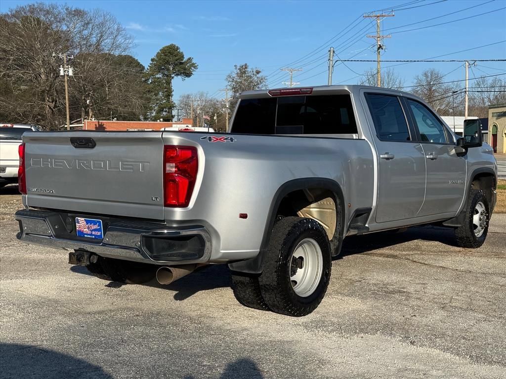 Used 2022 Chevrolet Silverado 3500 LT AWD/4WD image 3