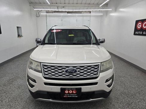 Used 2016 Ford Explorer Platinum AWD/4WD image 3