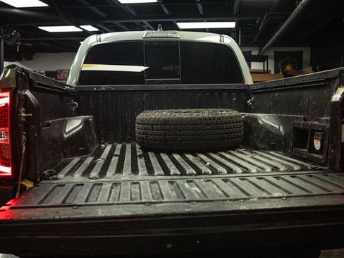 Used 2023 Toyota Tacoma TRD Off-Road w/ Black Out Package (TMS) AWD/4WD image 7