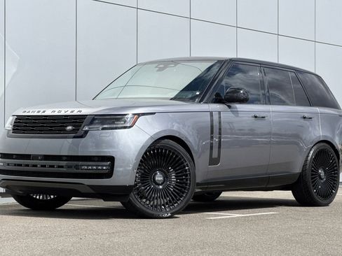 Used 2024 Land Rover Range Rover SE AWD/4WD image 1