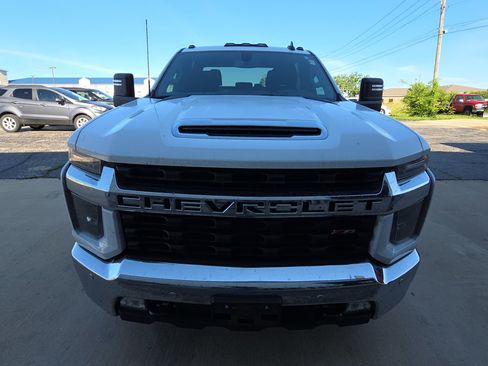 Used 2023 Chevrolet Silverado 2500 LT w/ Convenience Package AWD/4WD image 2