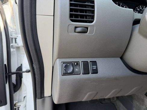 Used 2011 Nissan Frontier SV AWD/4WD image 17