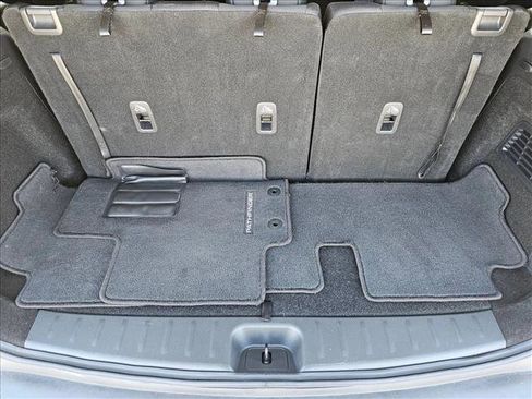 Used 2025 Nissan Pathfinder SV image 6