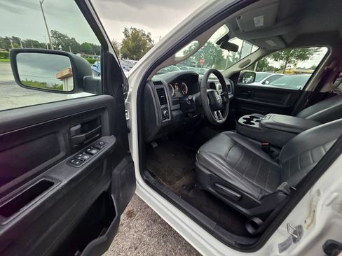 Used 2017 RAM 1500 Express RWD image 12