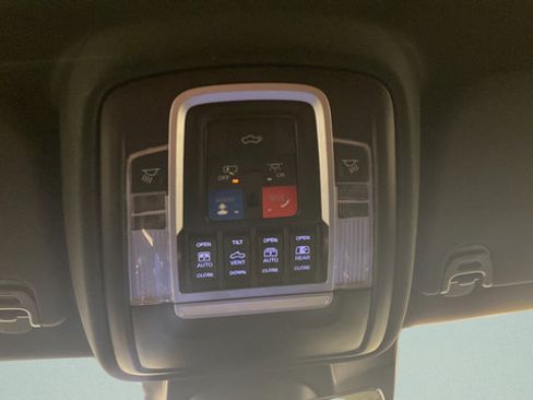 Used 2024 RAM 1500 Limited AWD/4WD image 22