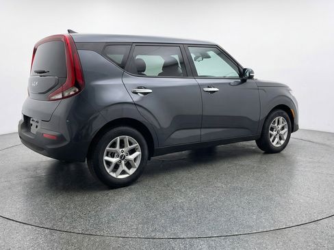 Used 2025 Kia Soul LX w/ LX Technology Package FWD image 9
