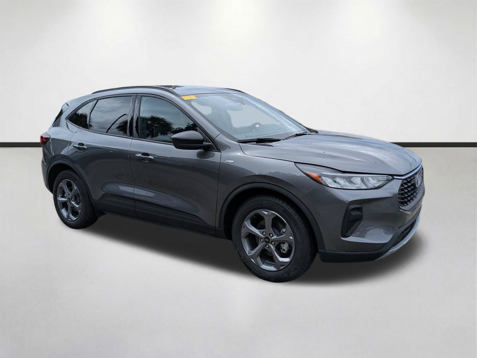 Used 2025 Ford Escape ST-Line w/ Equipment Group 301A FWD image 2