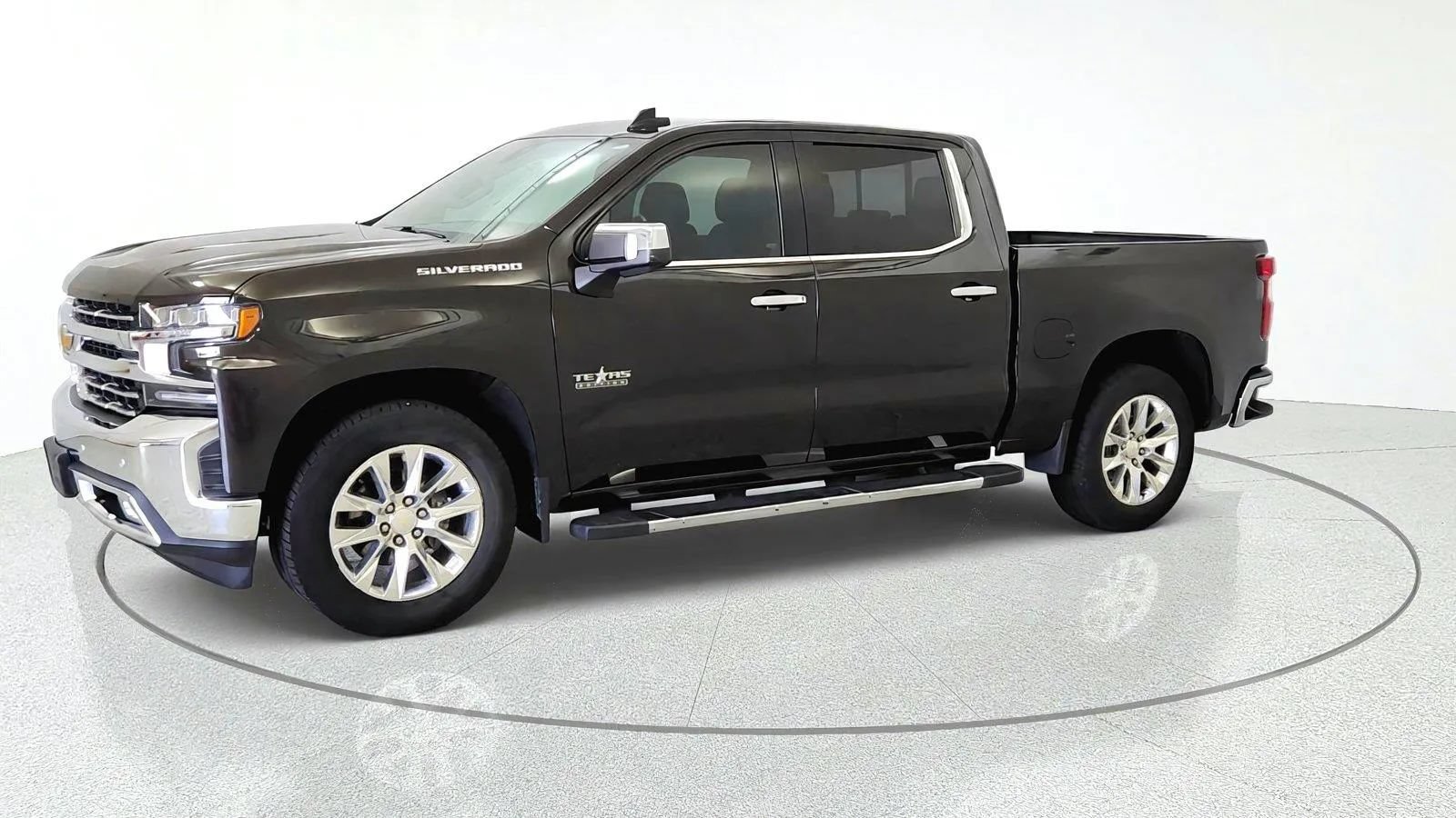 Used 2019 Chevrolet Silverado 1500 LTZ w/ LTZ Texas Edition RWD image 4