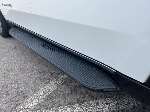 Used 2024 Jeep Wagoneer Series II w/ Flexible Seating Group image 14