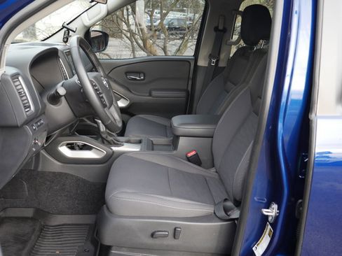 Certified 2022 Nissan Frontier SV w/ Technology Package image 3