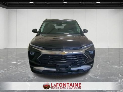 Used 2025 Chevrolet TrailBlazer LT image 3