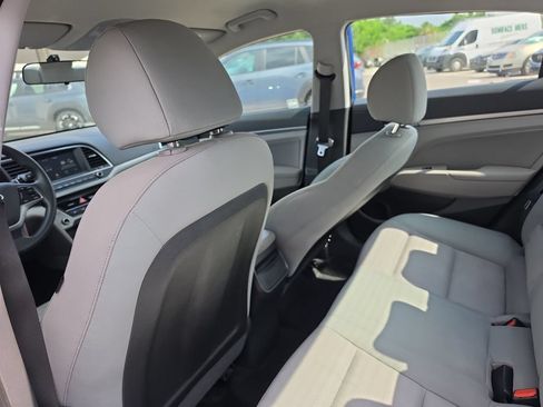 Used 2017 Hyundai Elantra SE FWD image 10
