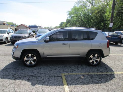 Used 2017 Jeep Compass High Altitude FWD image 9