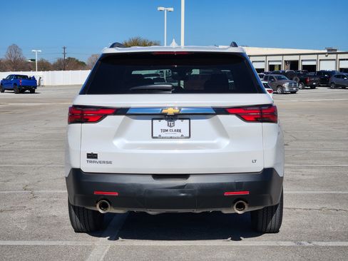Certified 2023 Chevrolet Traverse LT w/ Rear Camera Mirror Package image 6
