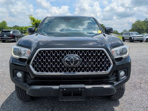 Used 2019 Toyota Tacoma TRD Off-Road AWD/4WD image 2
