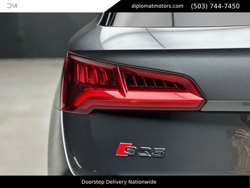 Used 2020 Audi SQ5 Premium Plus w/ Premium Plus Package image 15