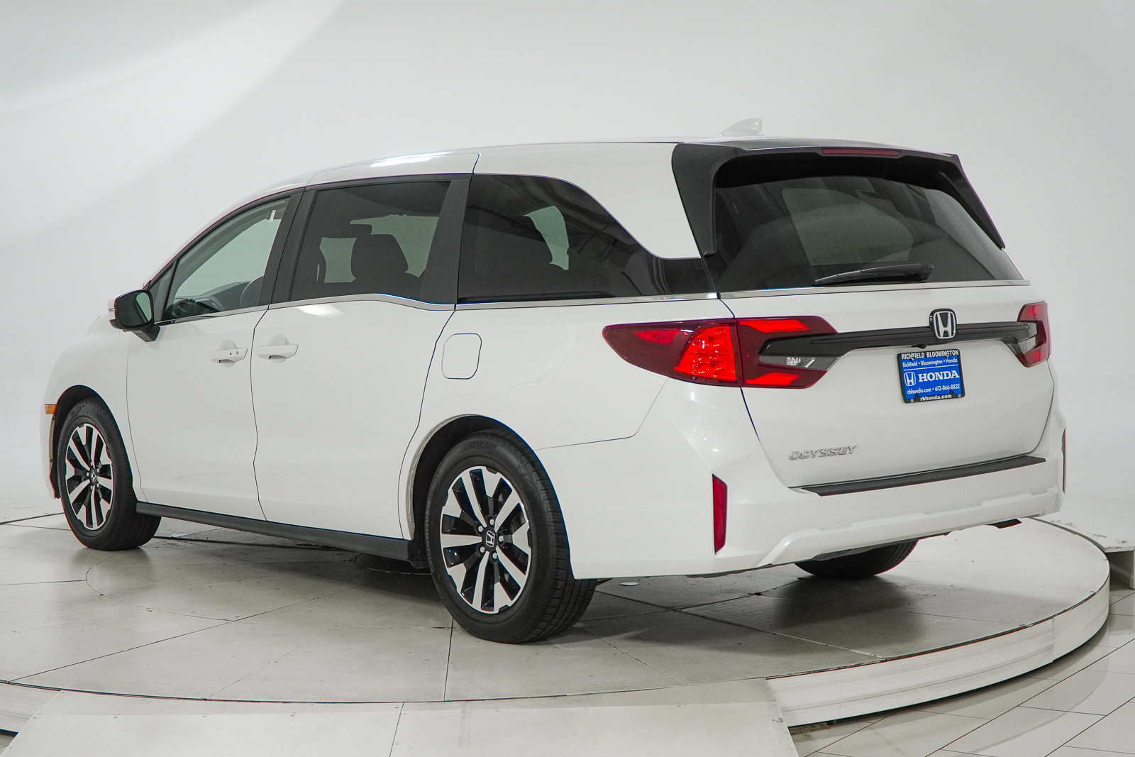 Used 2025 Honda Odyssey EX-L image 6