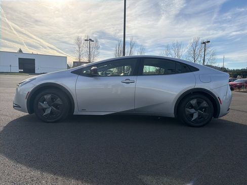 Used 2026 Toyota Prius LE image 4