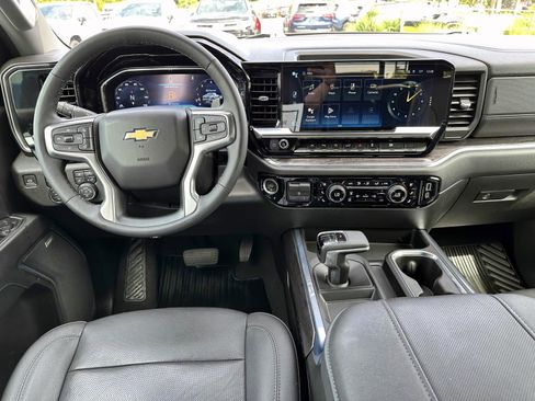 Used 2023 Chevrolet Silverado 1500 LTZ w/ LTZ Premium Package AWD/4WD image 17