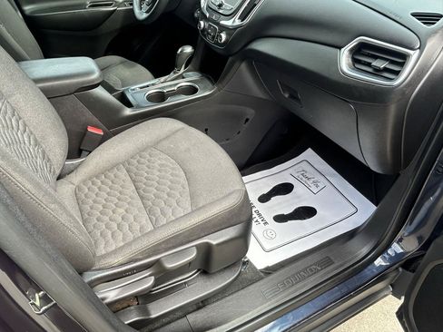 Used 2018 Chevrolet Equinox LT FWD image 12