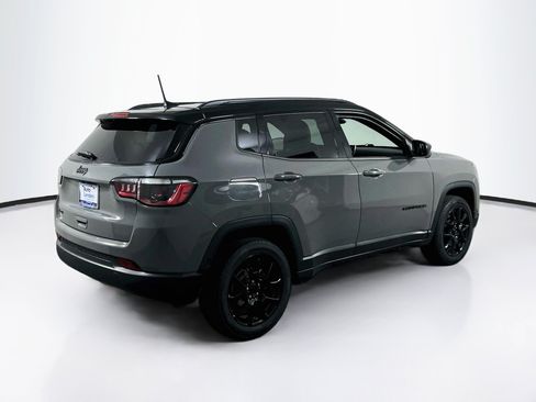 Used 2023 Jeep Compass Latitude w/ Convenience Group AWD/4WD image 5